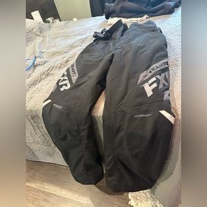 Women’s team FXR snow pant size 14. FAST.